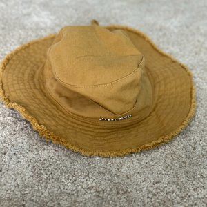 JACQUEMUS Beige 'Le Bob Artichaut' Beach Hat